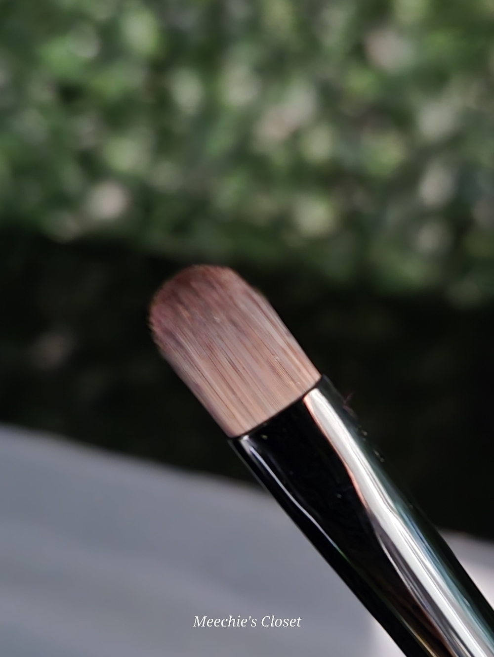 Illamasqua Small Eyeshadow Brush Dermocura Synthetic NWT - Picture 2 of 5